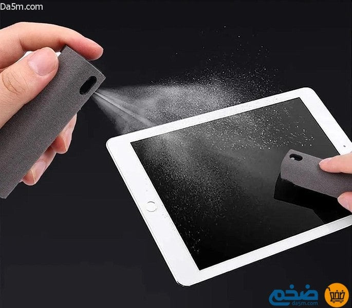 Innovative 2-in-1 screen cleaner