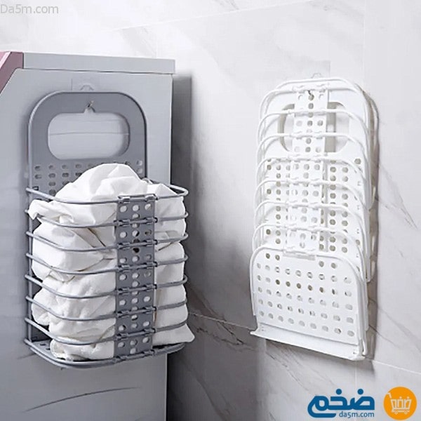 Hanging laundry basket with foldable handle