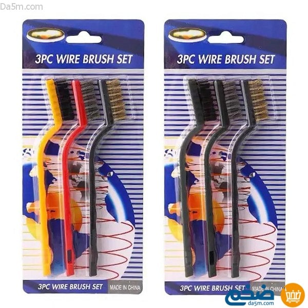 Small wire brushes for cleaning dirt, grease and rust