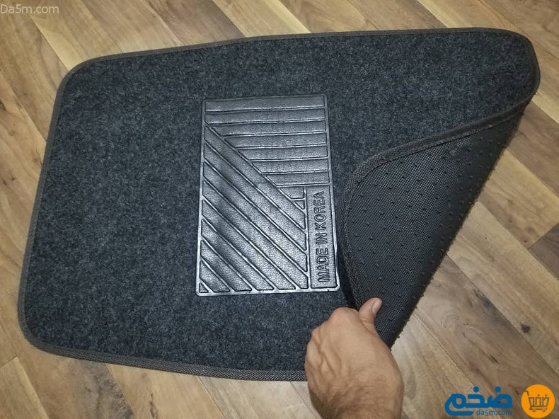Car floor carpet set consisting of 5 pieces
